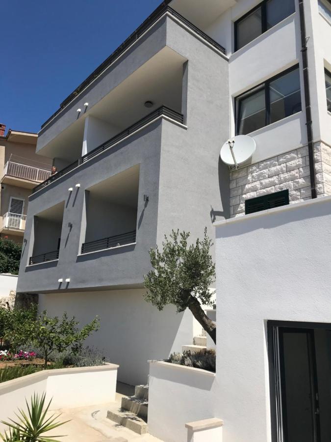 Apartments Tonkita With Jacuzzi Makarska Exterior foto
