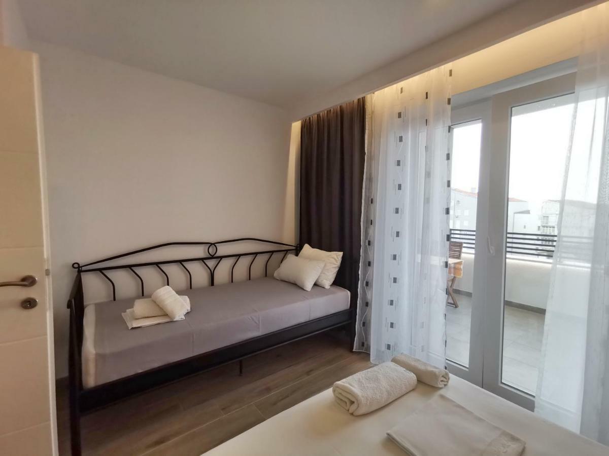 Apartments Tonkita With Jacuzzi Makarska Exterior foto