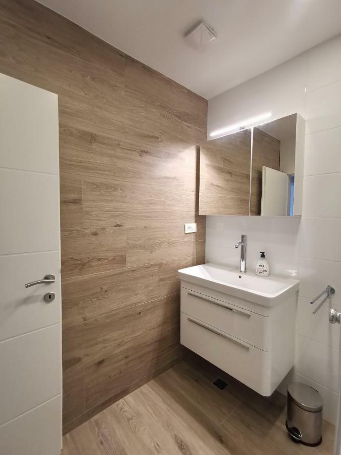 Apartments Tonkita With Jacuzzi Makarska Exterior foto