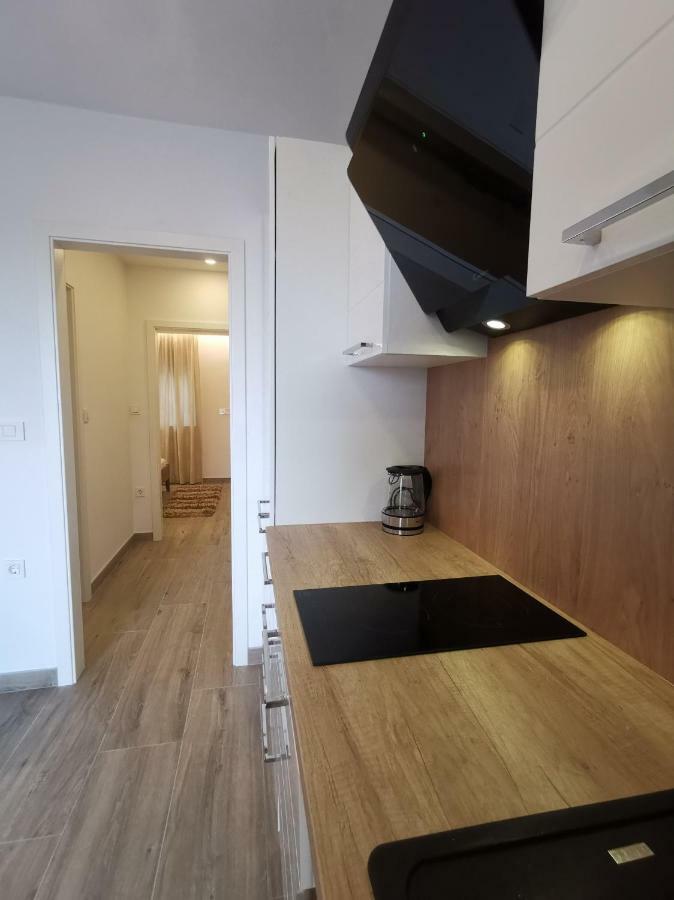 Apartments Tonkita With Jacuzzi Makarska Exterior foto