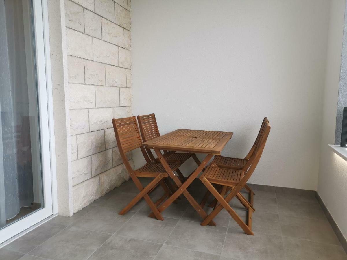 Apartments Tonkita With Jacuzzi Makarska Exterior foto